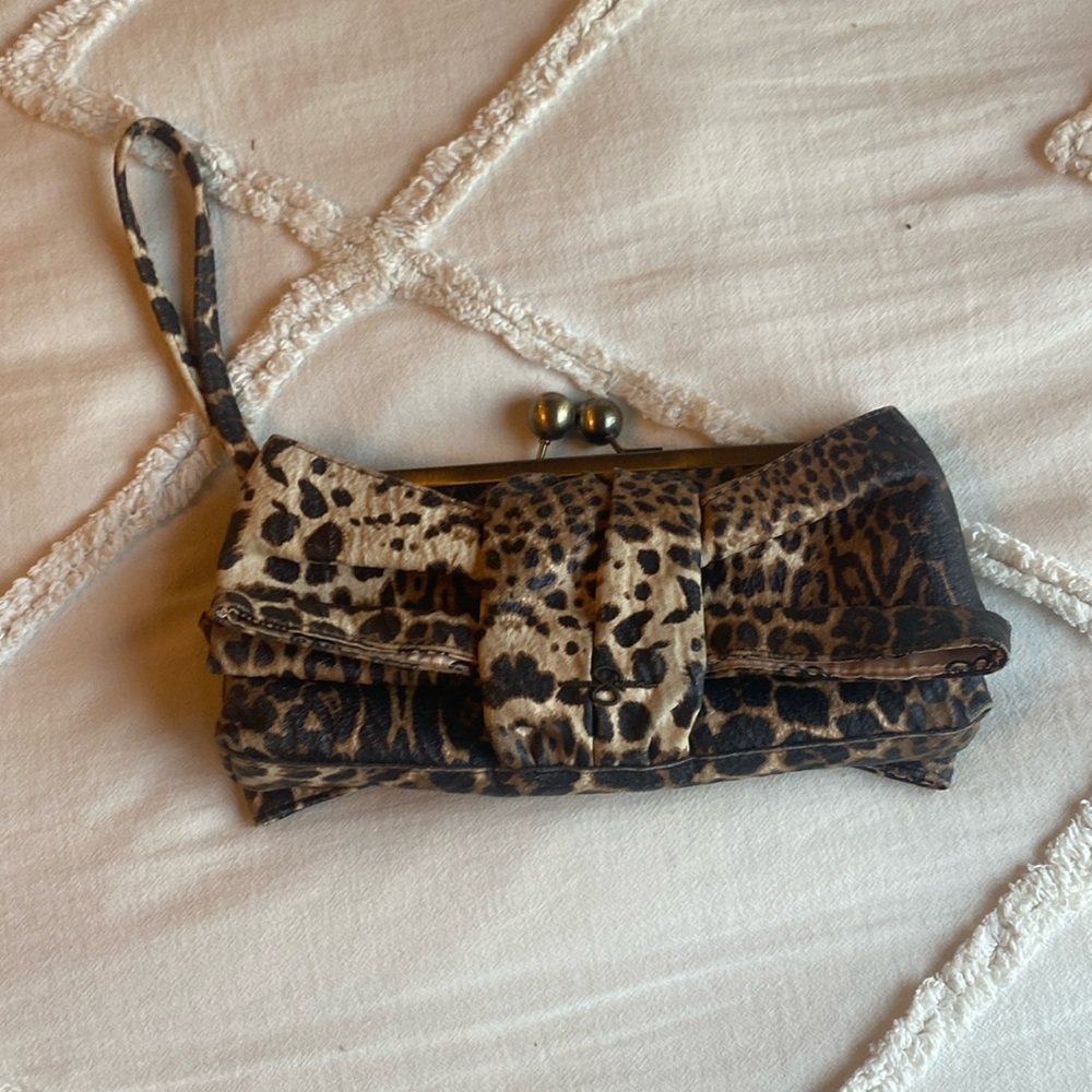 Cheetah print handbag ￼